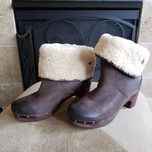 UGG LYNNEA CLOG ANKLE BOOT Size 9 Excellent!